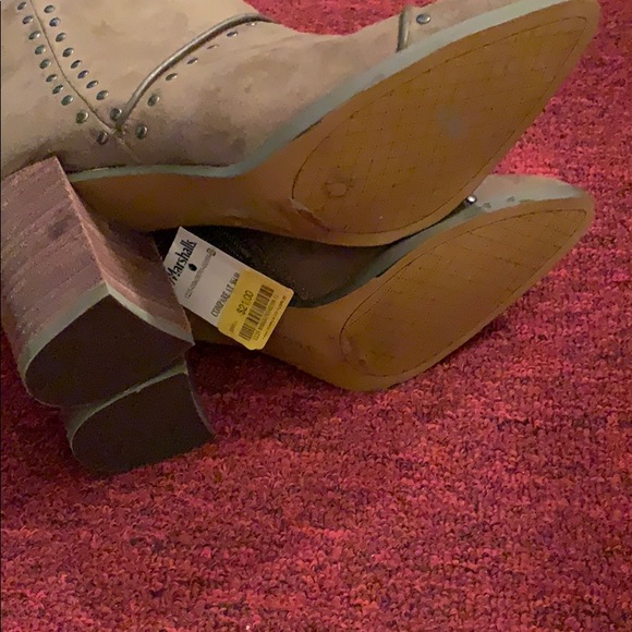 Boots - Picture 3 of 3